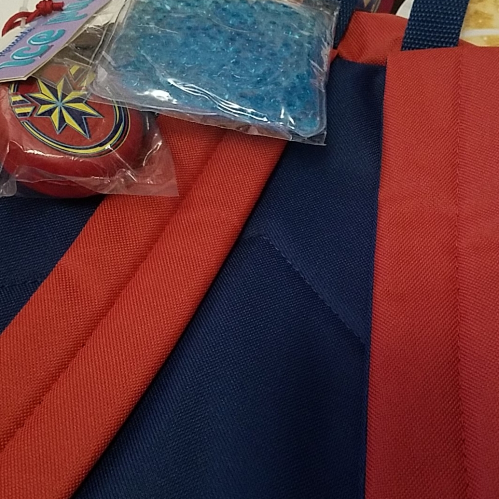 Captain Marvel Backpack - Picture 12 of 16